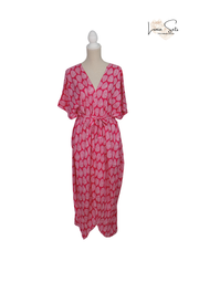 Brisa Coral – Vestido Largo con Hojas